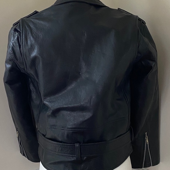 KC Collections - Picture 2 of 3